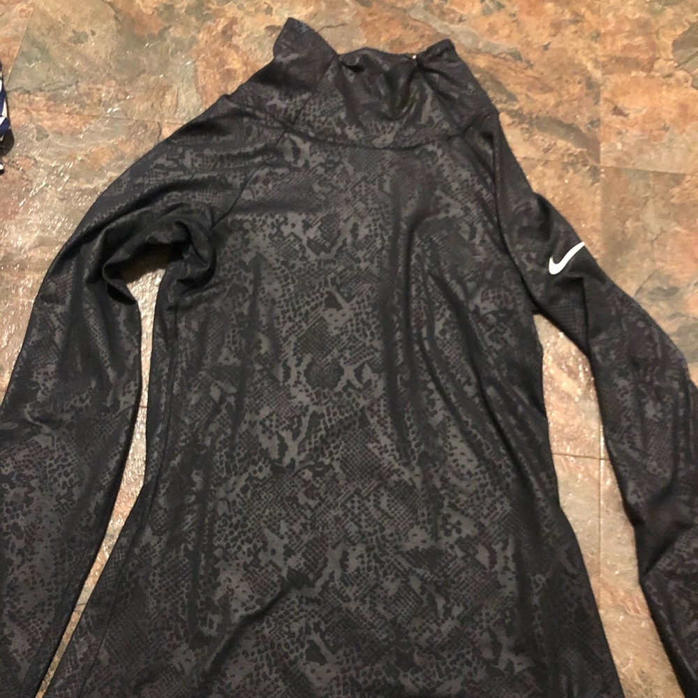 Nike pullover